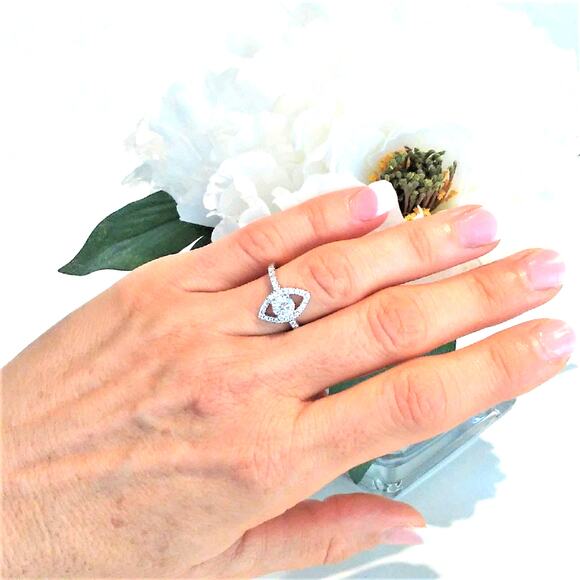 Solitaire Ring Sz 7 Cocktail Silver 925 Simulated REALISTIC DIAMOND Contemporary - Picture 6 of 10